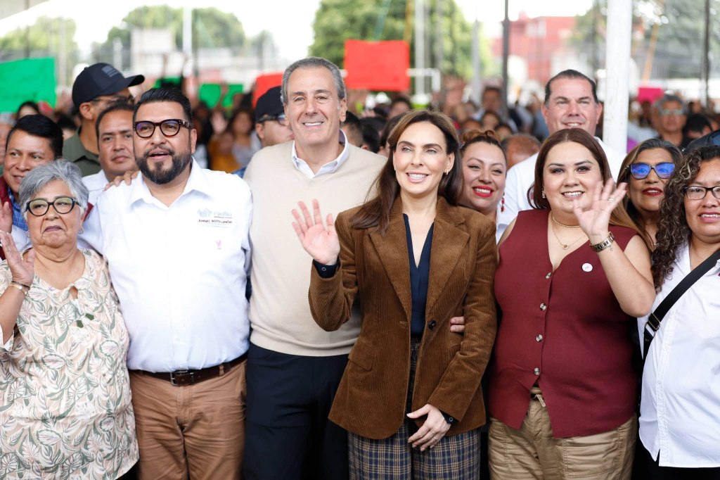 Pepe Chedraui durante su gira por las juntas auxiliares de Puebla